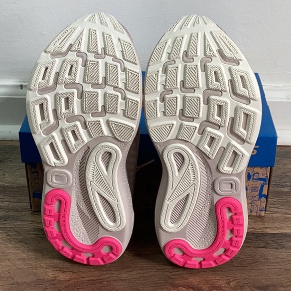 Women’s Brooks Adrenaline GTS 24 - Picture 4 of 4